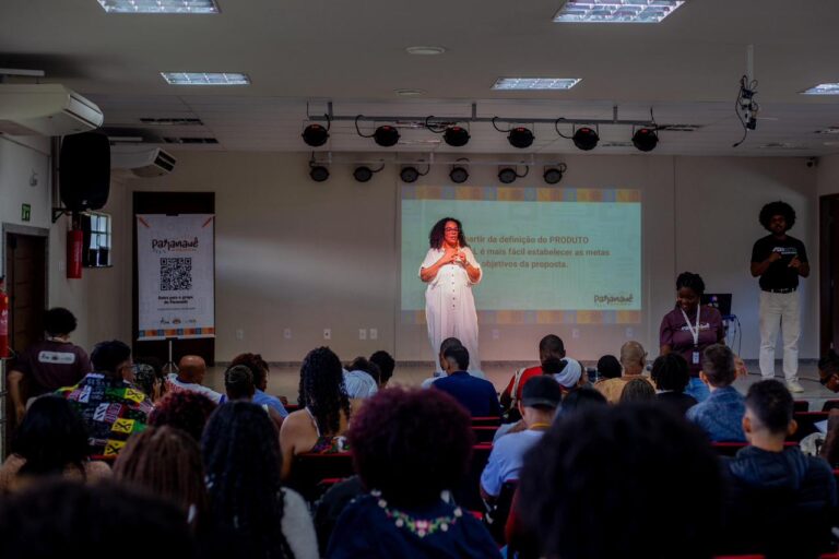 Formação do Projeto Paranauê reúne agentes culturais em Salvador para debater elaboração de projetos culturais